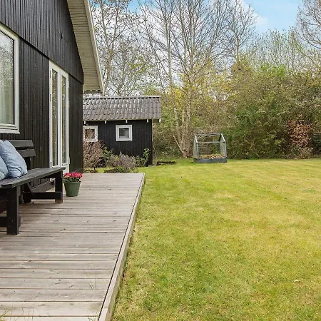 Holiday home Holiday V *