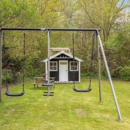 Holiday V Holiday home
